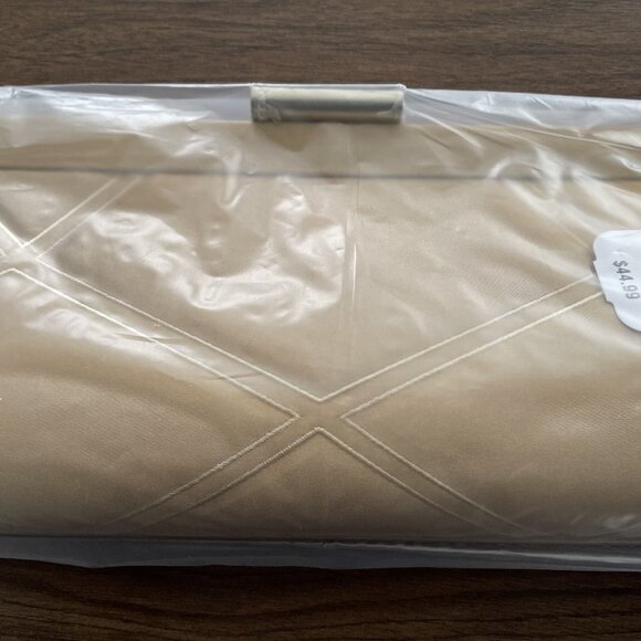 Chic Gold Evening Clutch / Purse / Bag – Perfect for Prom & Formal Events - Picture 3 of 6